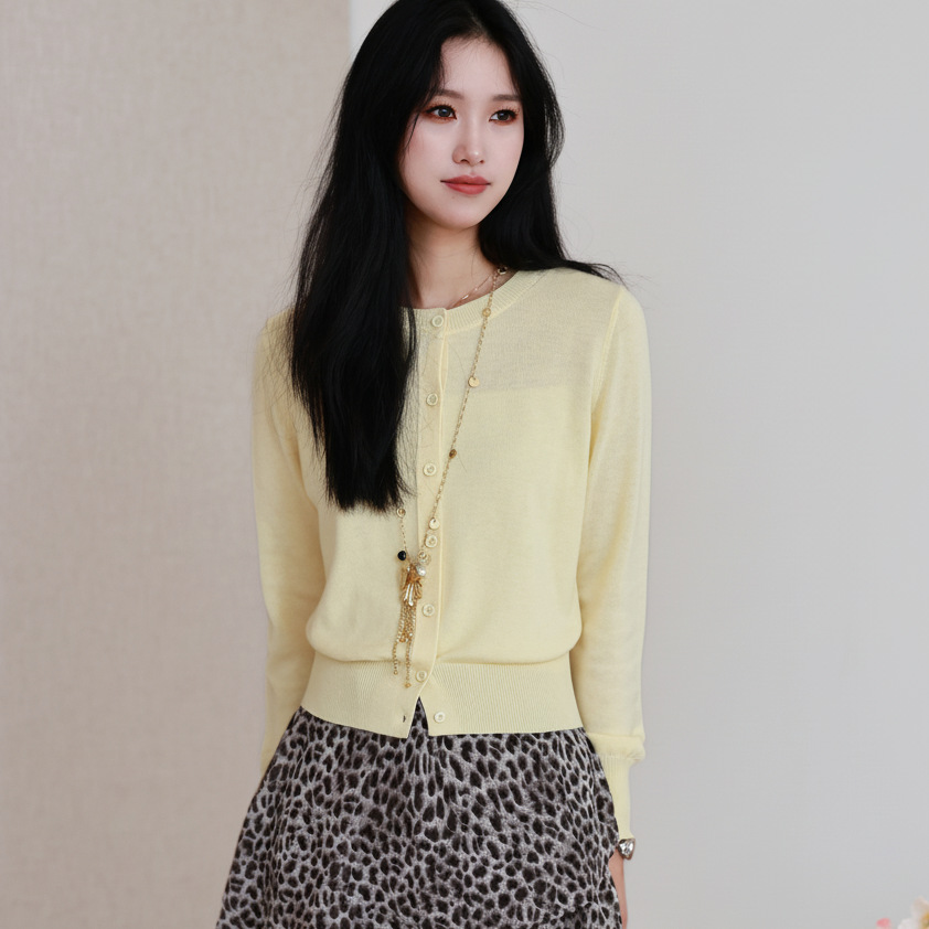 병아리 노란색