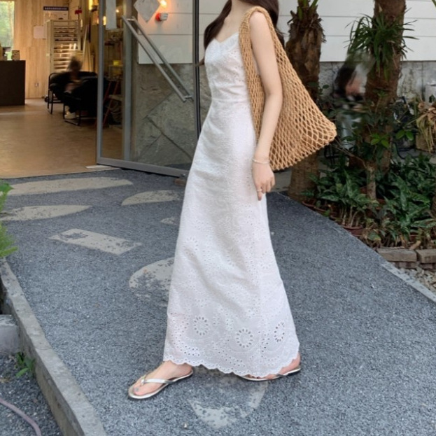 2025夏季新款度假风设计感高级百搭收腰提花刺绣蕾丝吊带连衣裙女|undefined