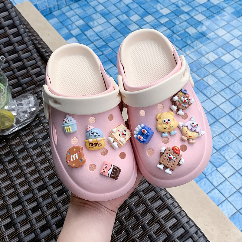 Two-tone universal cartoon Crocs-style slippers