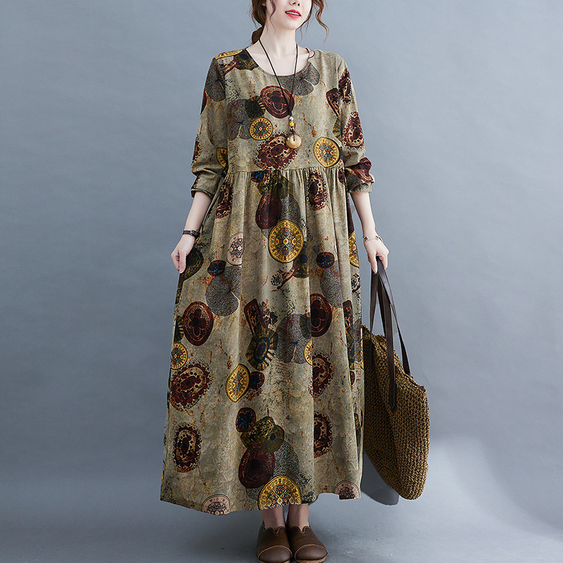 Autumn retro long-sleeve with a round collar