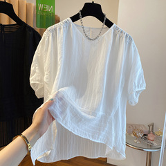 デザイン感の小さい大衆の不規則なフォークtシャツの女性の半袖の前の短い後の長い流行の洋風の小さいシャツは底の上着の夏を打ちます。