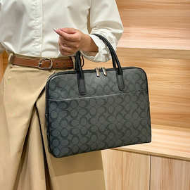 2025新款通勤公文包高级文件包大容量公事包复古老花手提包商务包