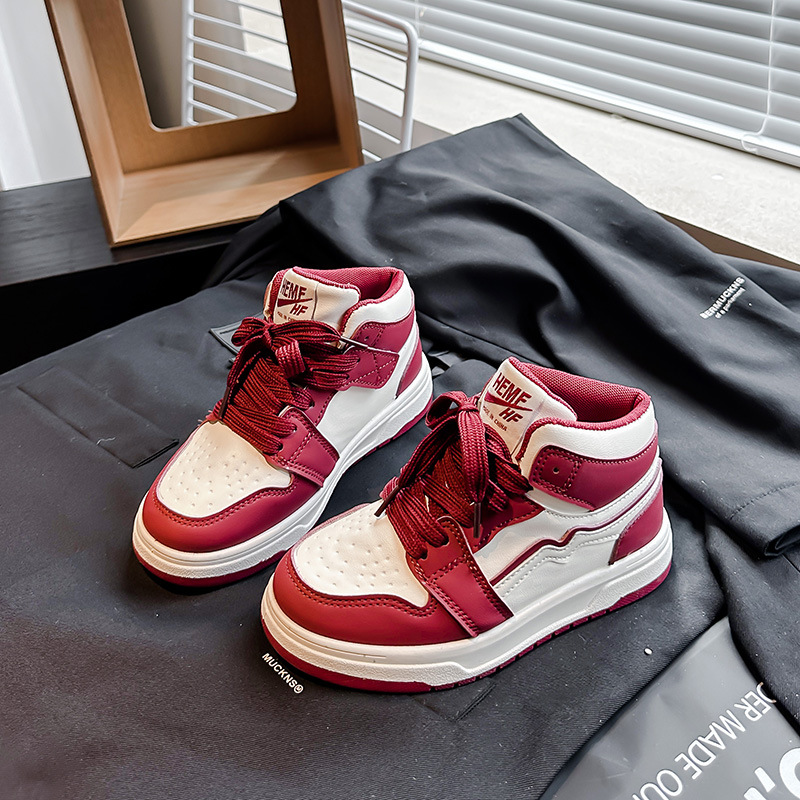 Zapatillas clásicas de alta gama para niños 2023 Primavera y otoño Nuevo estilo coreano de las niñas zapatillas casuales niños zapatos de Panda blanco y negro