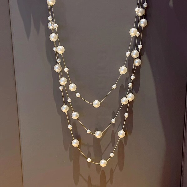 fashionable long elegant necklace from pearl