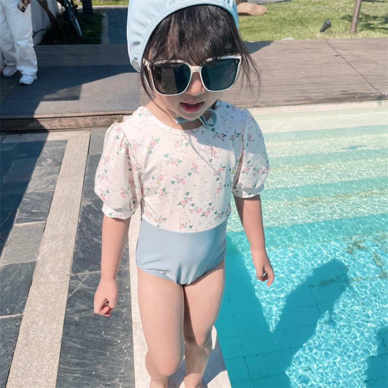 儿童泳衣女童连体裙式游泳衣2023年新款中大童可爱印花泳装