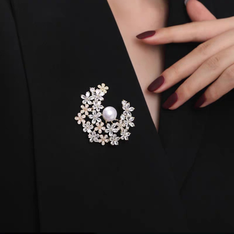 담수진주의 직경은 약 8mm이며, 진주는 위조품이 아니며 재검사를 받습니다.