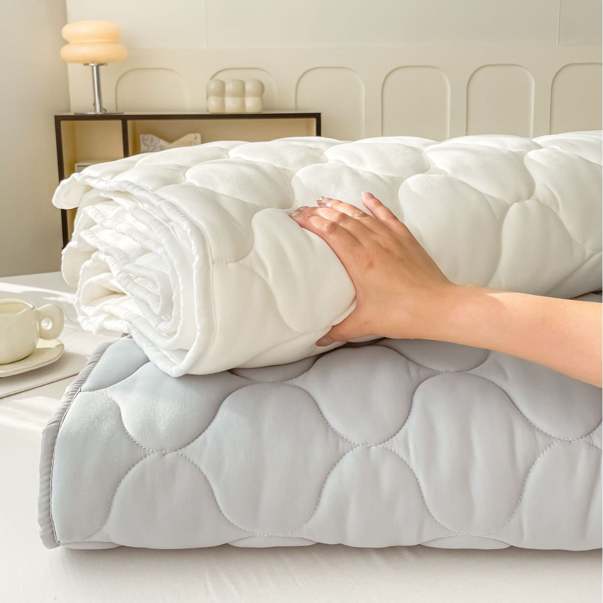 Mattress Soft Cushion Mattress Pad Double Home Protective Pad Thin Mattress Non-Slip Student Dormitory Pad Quilt