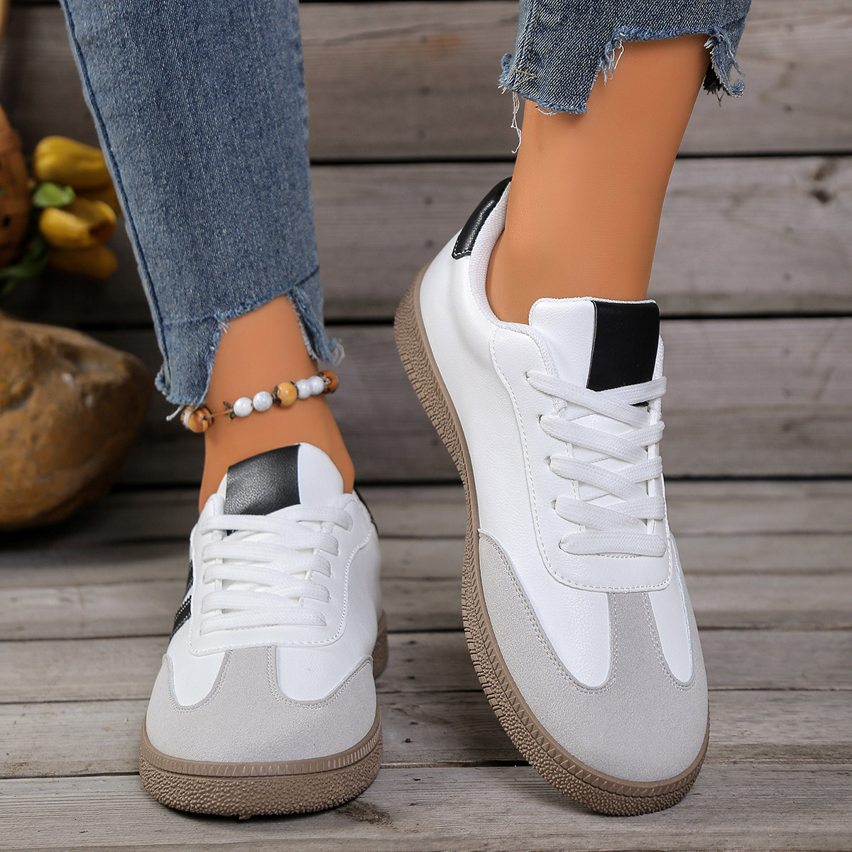 2026 comercio exterior transfronterizo zapatos casuales europeos y estadounidenses zapatos de entrenamiento alemanes zapatos de skate de color pequeño zapatos blancos mujeres spot transfronterizo