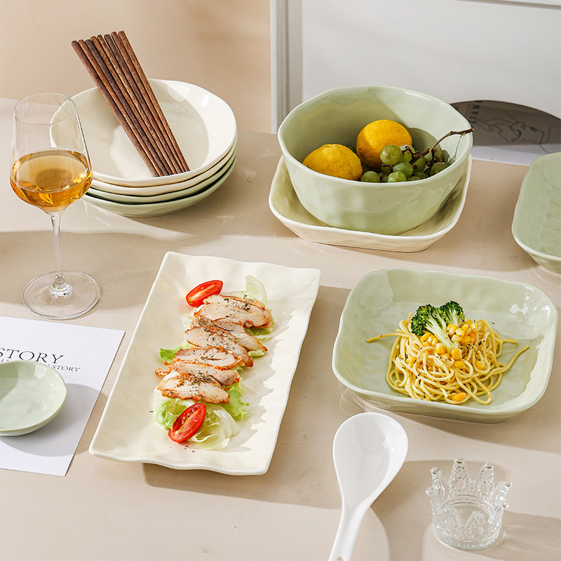 Juego de platos de estilo crema, juego de vajilla para el hogar, juego de vajilla para el hogar 2024 nuevo estilo, lujo ligero de alta calidad