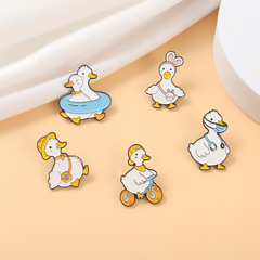 Animal Duck Flatbill Duck Breast Pin Yellow Duck Swimming All Sports Duck Metal Badges Clothing Accessories Belt Clip