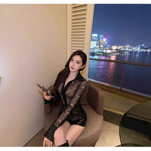 �����L��ɫ�ٽz�r��Ů�߼���΢͸�W���L�䷭�I�����@�ݴ��������
