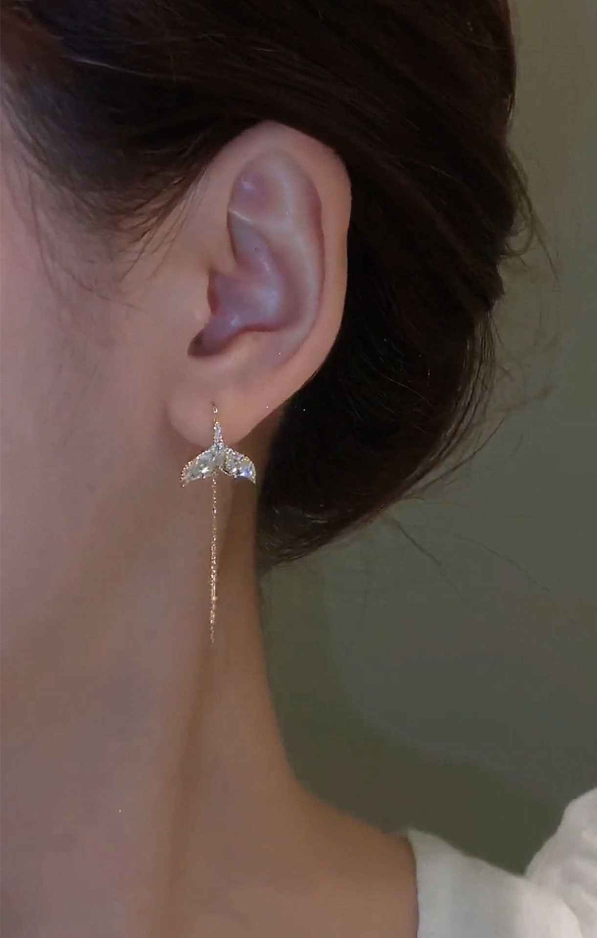 Fashion Simple Style Geometric Fish Tail Copper Plating Inlay Zircon Earrings