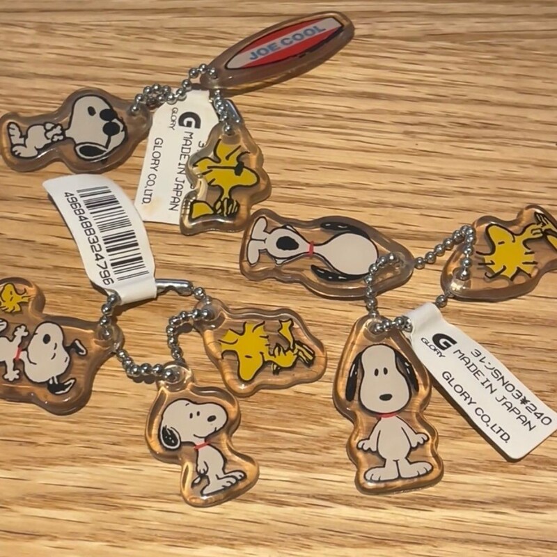 New Snoopy Acrylic Keychain, Cute Pendant for Girls, Backpack Accessory, Gift for Friends and Besties New Snoopy Acrylic Keychain, Cute Pendant for Girls, Backpack Accessory, Gift for Friends and Besties