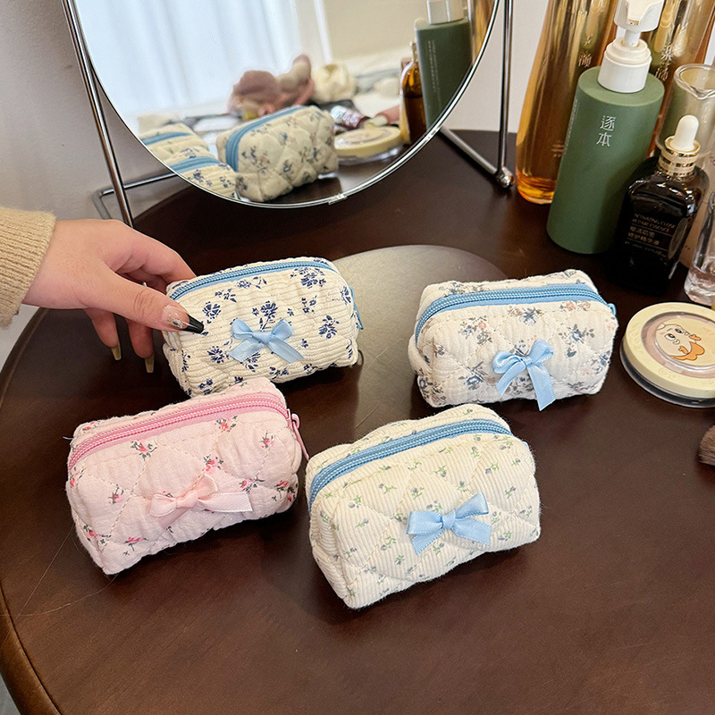 Bolso cosmético con lazo de corazón para niña Bolso de lavado portátil portátil de gran capacidad para mujer Bolsa de almacenamiento de viaje Ventas directas de fábrica