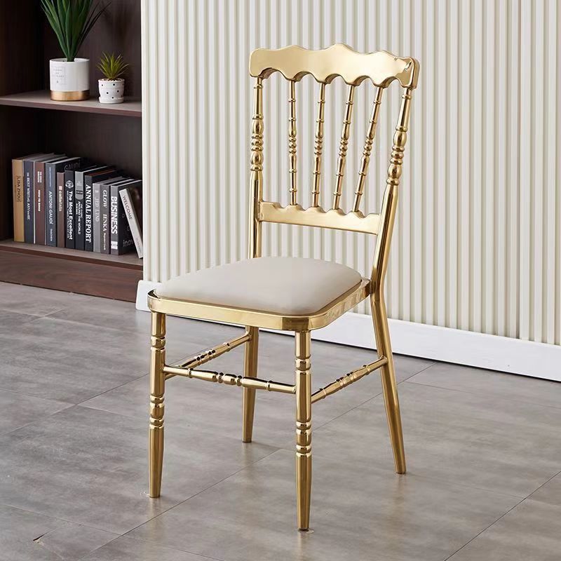 Sillas de comedor domésticas nórdicas lujosas modernas de hierro forjado simple respaldo mesa de negociación taburetes minimalistas restaurante hotel lujo
