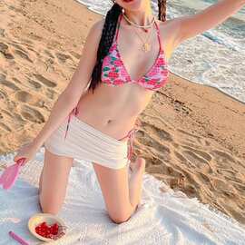 2025夏季新款网红比基尼性感露背小胸聚拢小清新碎花分体少女泳衣