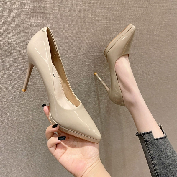 Nude color (patent leather) 11CM