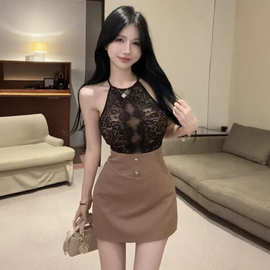 挂脖蕾丝吊带连衣裙女秋冬性感露背包臀小妈裙显身材内搭抹胸裙子
