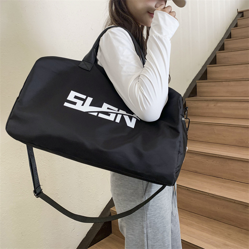 Bolso de viaje ligero de gran capacidad de nailon, bolso de deporte de ocio, bolso de hombro de viaje simple para mujer, bolso al por mayor