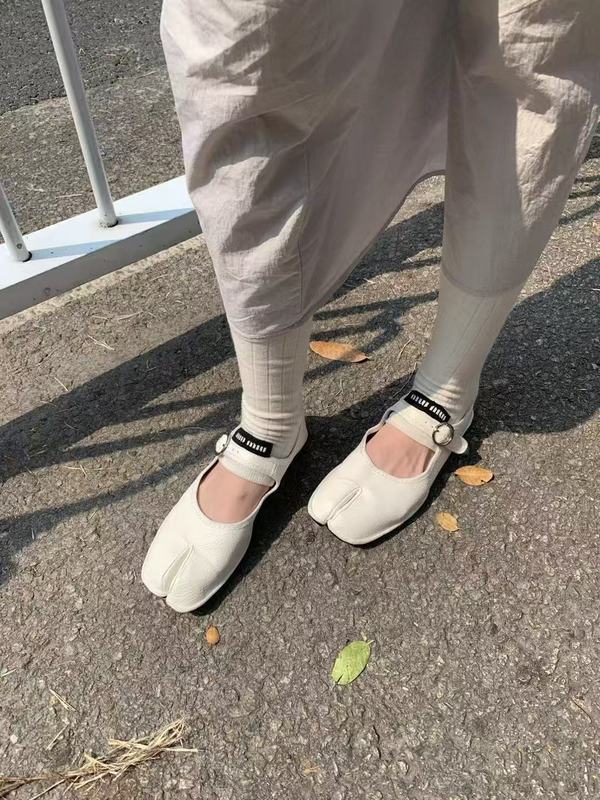 平底分趾猪蹄鞋女鞋子2025新款夏季法式复古浅口单鞋小众玛丽珍鞋|undefined