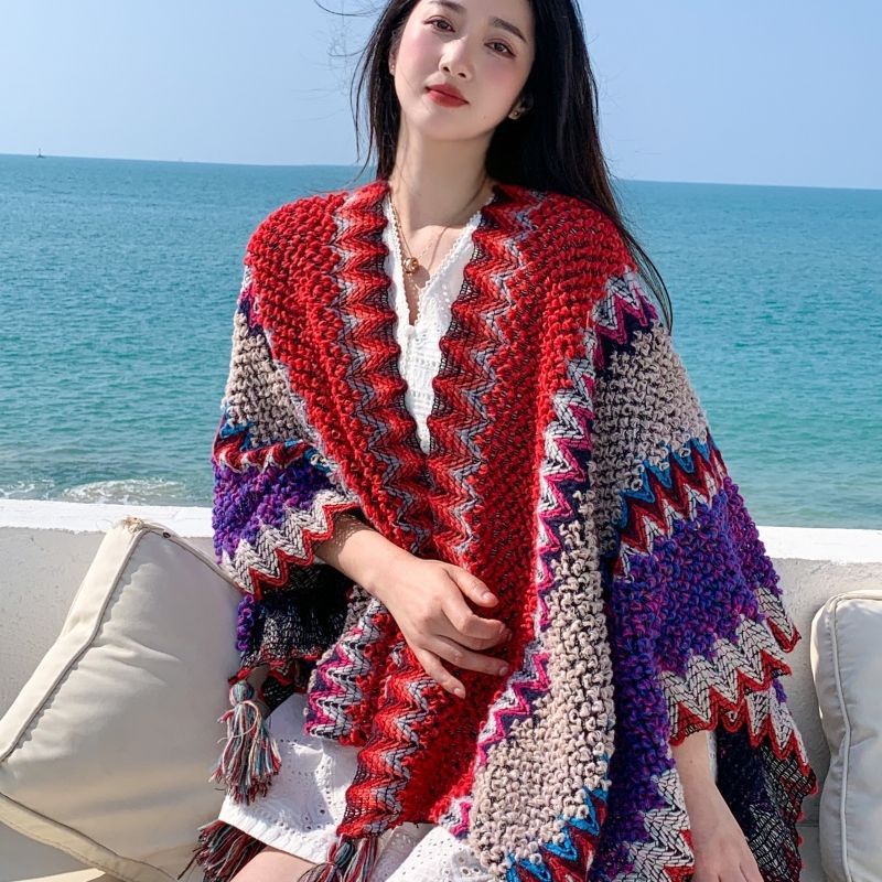 民族风披肩女秋冬外搭围巾云南旅游度假穿搭长款复古斗篷流苏披风|undefined