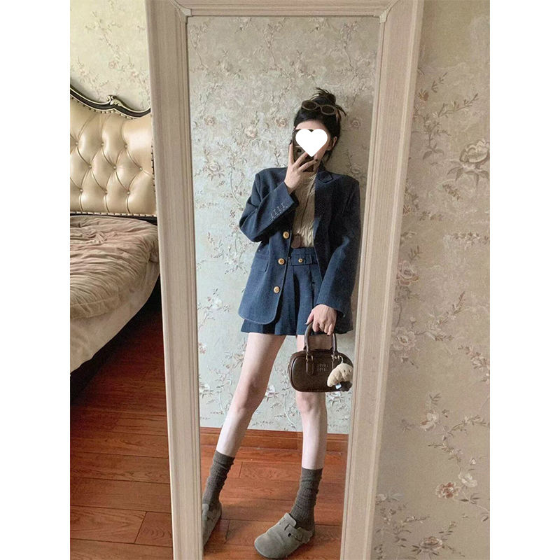 【4035人コレクション】春のシルエットスーツの女性コートの高級感があります。|undefined