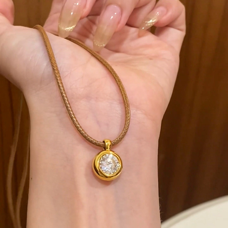 24K real gold electroplated, strong color retention, fashionable and versatile, dazzling bubble diamond, light luxury, versatile, high-end sparkling diamond pendant 24K real gold electroplated, strong color retention, fashionable and versatile, dazzling bubble diamond, light luxury, versatile, high-end sparkling diamond pendant