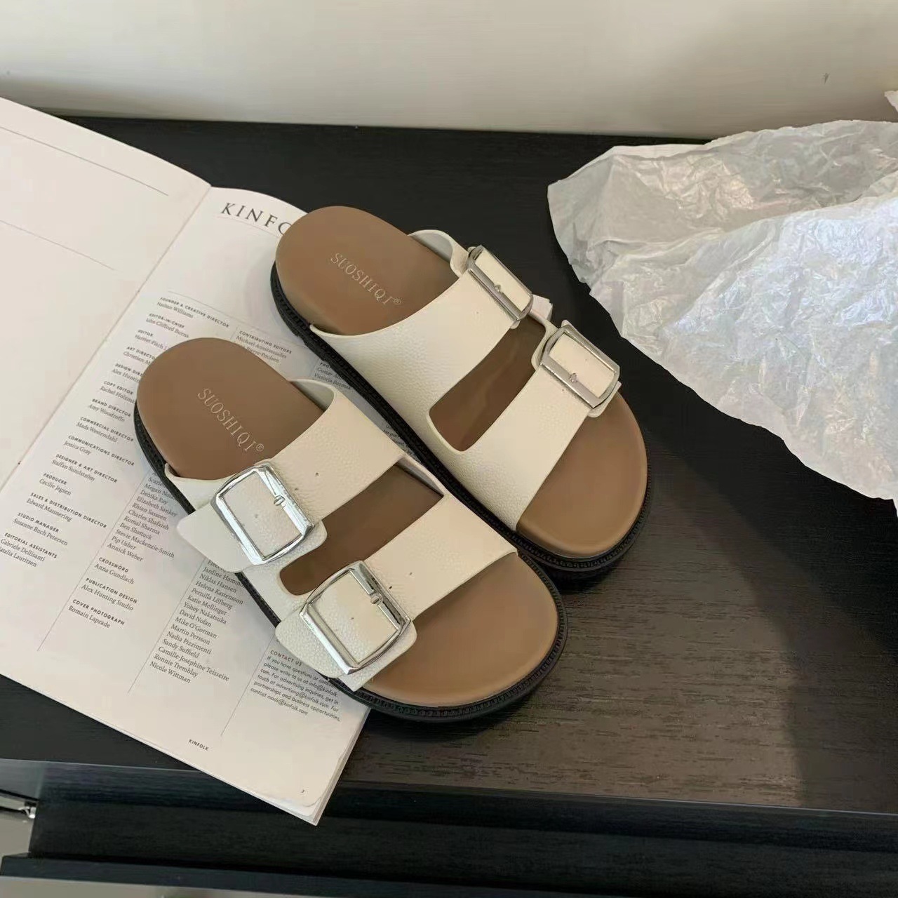 Nuevas sandalias y pantuflas de suela gruesa de Birkener casuales de verano para mujer, hebilla cuadrada de moda, zapatillas de una sola palabra antideslizantes 2024