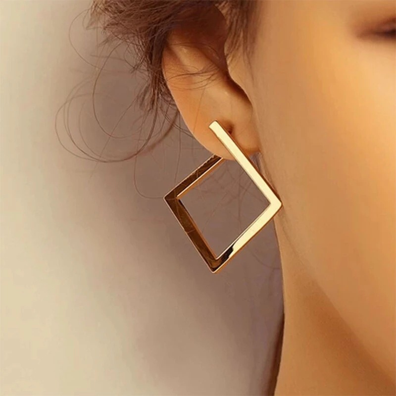 2024 Summer European and American Simple Rhombus Earrings Exaggerated Geometric Stereo Earrings Square Loop Niche Cold Earrings 2024 Summer European and American Simple Rhombus Earrings Exaggerated Geometric Stereo Earrings Square Loop Niche Cold Earrings