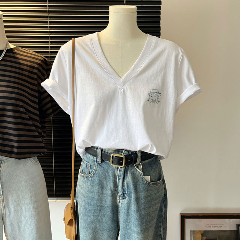 ヨーロッパ綿 V ネック半袖 T シャツ女性のための 2025 新しい夏のニッチデザイン西洋スタイルユニークでシックなトップ服|undefined