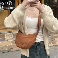 U家同款斜挎包女2023秋冬新款燈芯絨餃子包便攜尼龍小挎包單肩包