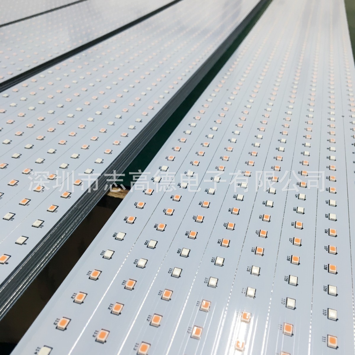 供应LED灯板贴片加工服务