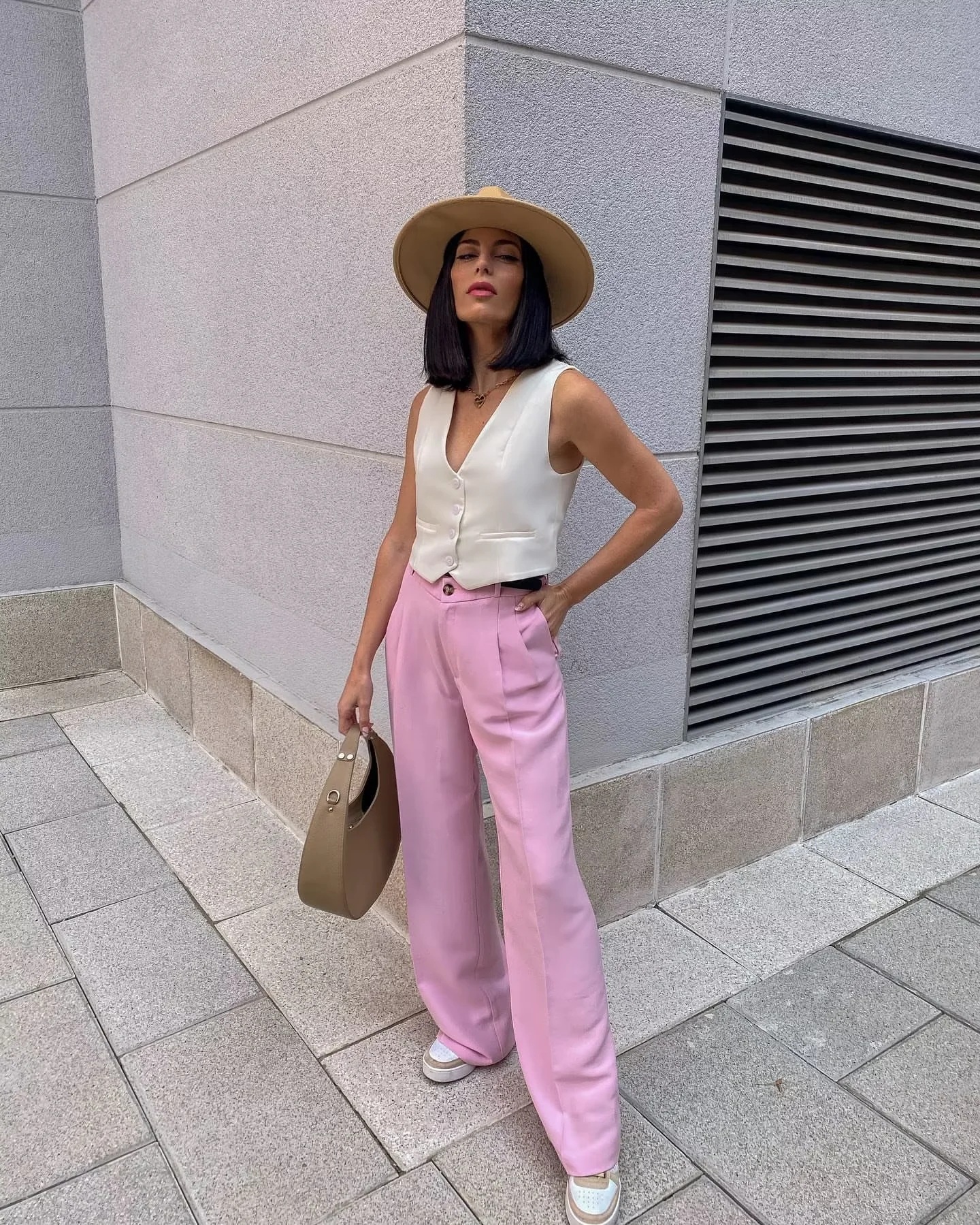 140g Weight Sleeveless Sleeve Length Single Breasted Placket Type Polyester Fabric Type Short Top Length Vest Tops Type Holiday, Daily Occasion V Neck Neckline Slim Fit Type Solid Color Pattern Summer Season Streetwear Style Pocket Craft Women's Vest Sleeveless Tank Tops Pocket Streetwear Solid Color