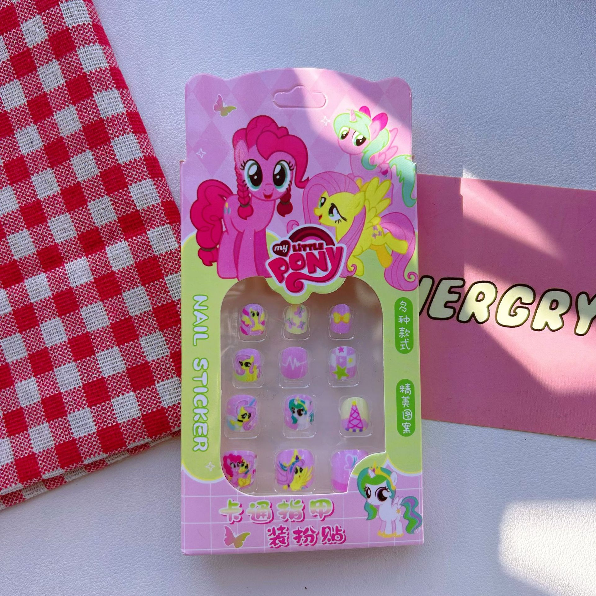 Nuevos niños pony usaba uñas para niñas pequeñas desmontables parches de uñas adorables chicas pegamento de uñas decoración