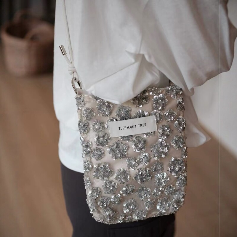 Silver Sequin Flower Mobile Phone Bag for Women, Fashionable Shoulder Crossbody Bag, Light Luxury Niche Design Handbag Silver Sequin Flower Mobile Phone Bag for Women, Fashionable Shoulder Crossbody Bag, Light Luxury Niche Design Handbag