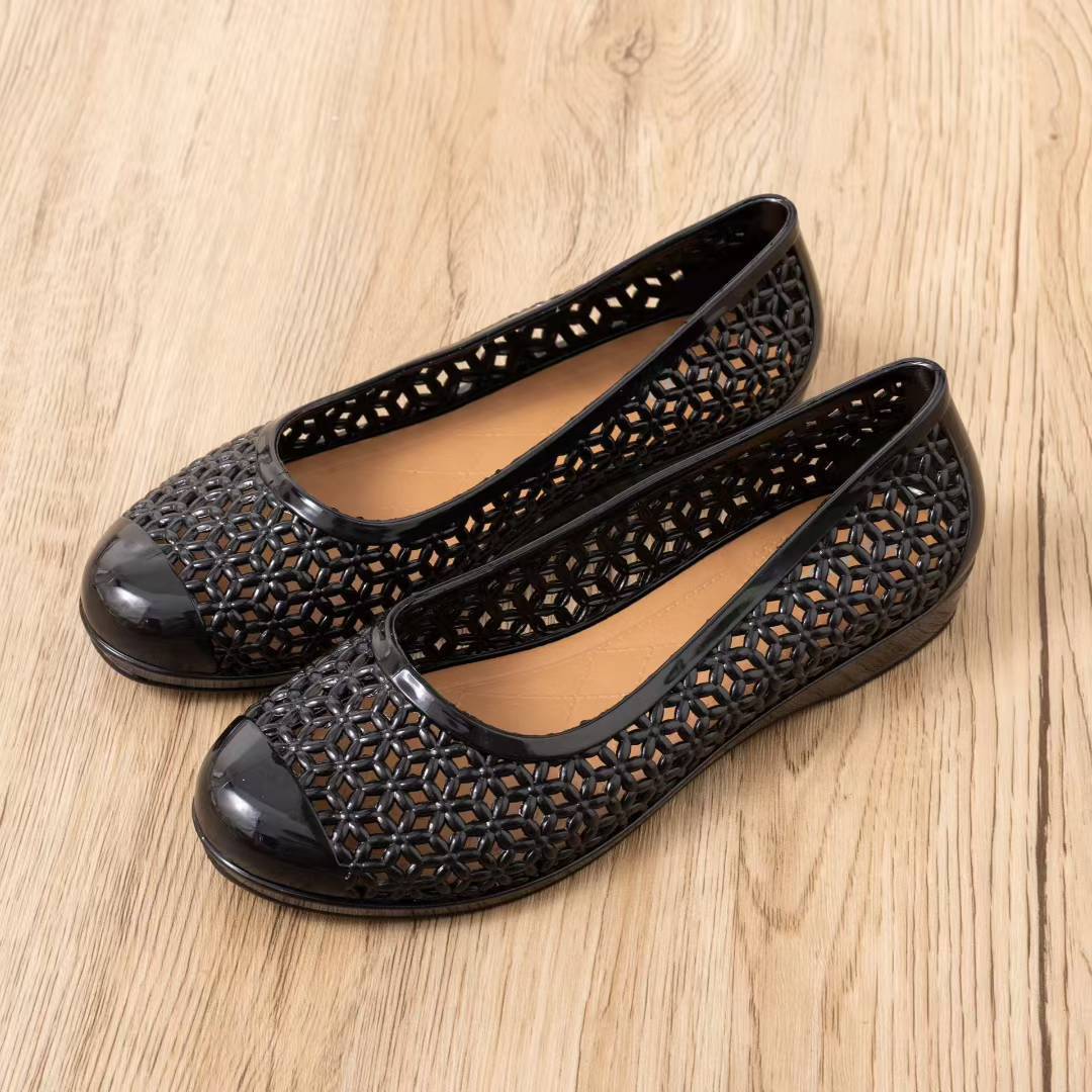 不包邮网面女秋2025新款女士平跟厚底包头洞洞鞋防滑PVC秋鞋批发