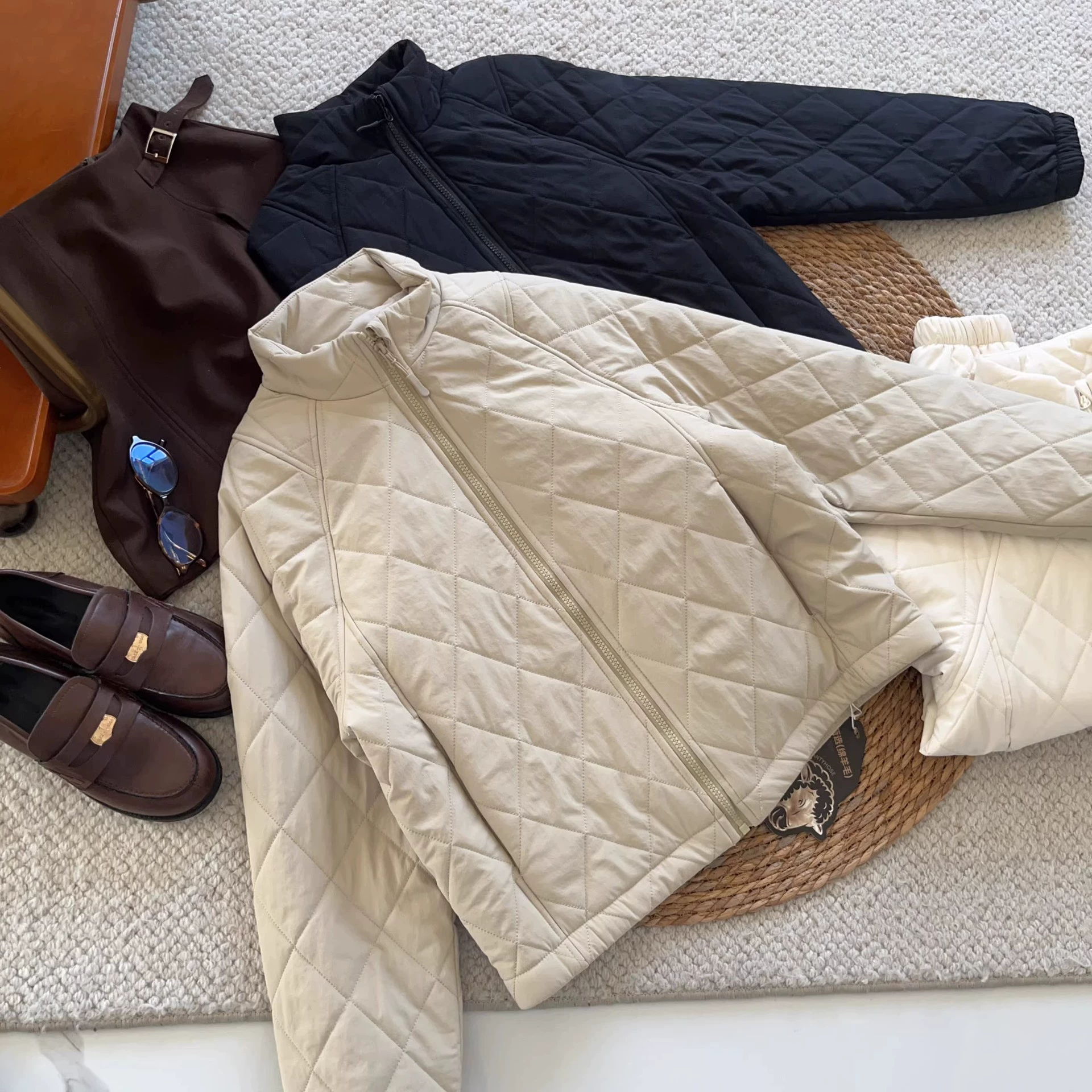 Woolen curlers, keep warm winter retro down jacket, baseball uniform with diamond pattern, adds volume