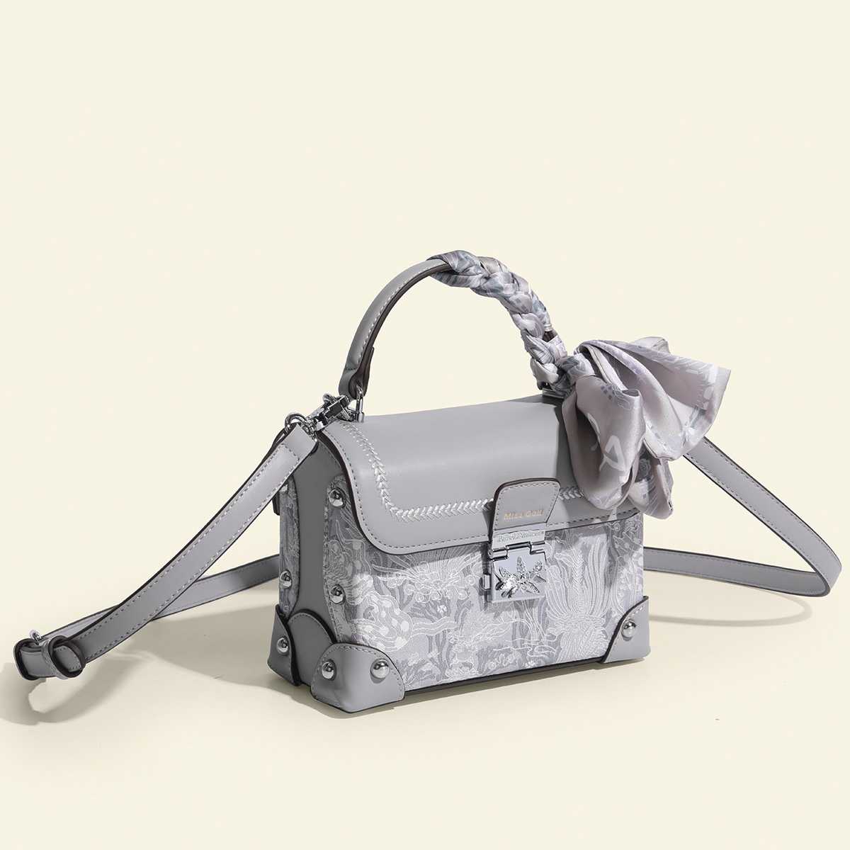 This year's popular light luxury embroidered handbag high-end texture niche design box crossbody bag women's bag