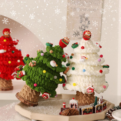 クリスマスツリー、手編みのウール製クリスマスギフトオーナメント、ホリデーデコレーション、完成したデスクトップオーナメントの越境専門供給