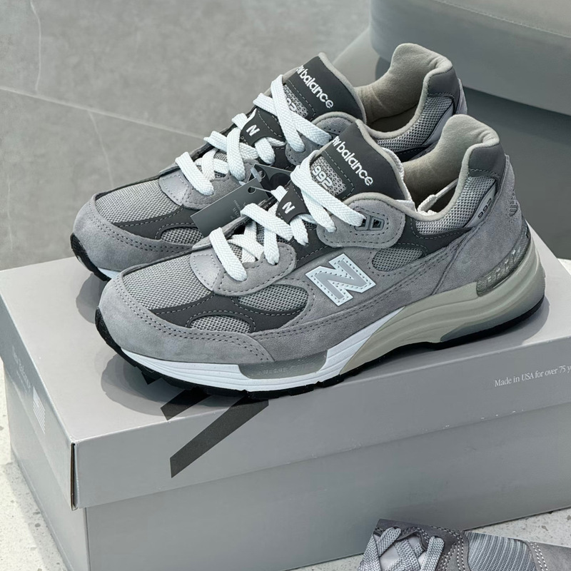 Original Nb 992 American-Made Retro Running Shoes, Breathable and Cushioning Dad Shoes, Navy Blue and Original Gray Commuter Casual Shoes