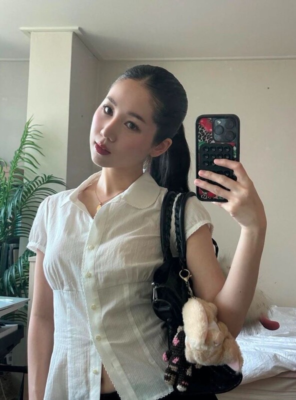 在庫ありジェニーと同じ韓国インサマーレースドールカラーレースアップウエスト半袖シャツトップ女性用|undefined
