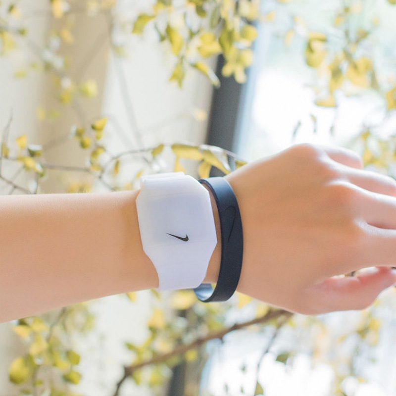 Cool white comes with battery