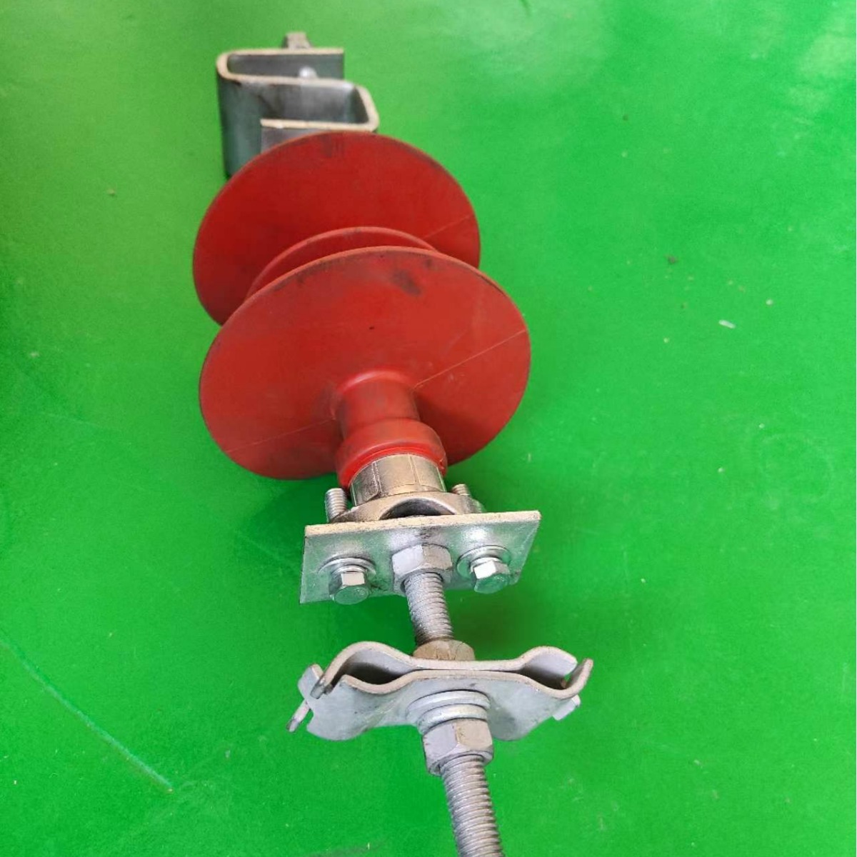 OPGW光缆塔用绝缘引下线夹 构架绝缘金具 电力固定金具