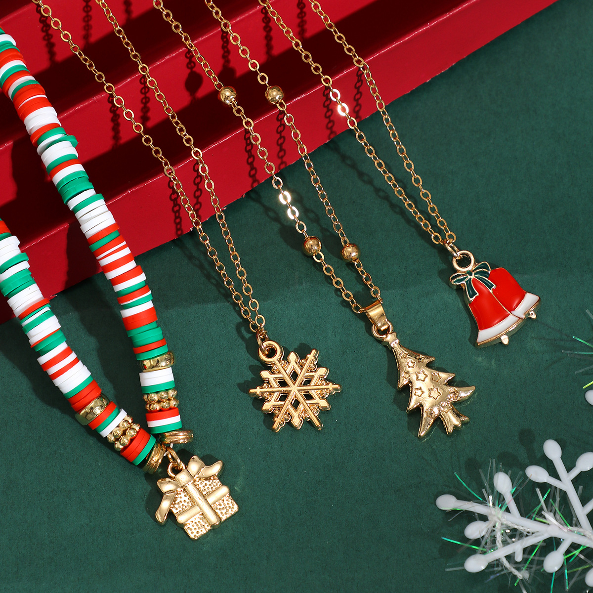 Christmas Beaded Choker Necklace With Crystal Snowman Charms_voghion.com