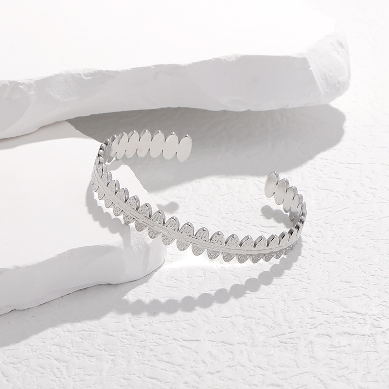 Oval Pattern Fashion Oval 304 Stainless Steel 18K Gold Plated Stainless Steel Bracelets In Bulk