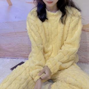 ��Ʒ���N�r��ɫ�Ứ���b˯�¶����Ӻ�ӽq�W�tŮ����H���e���b��