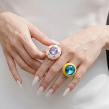 �������Ƿ緩�Ų���Ȼʯ���ν�ָ��϶�18k��ʱ�аٴ�����ʳָ��