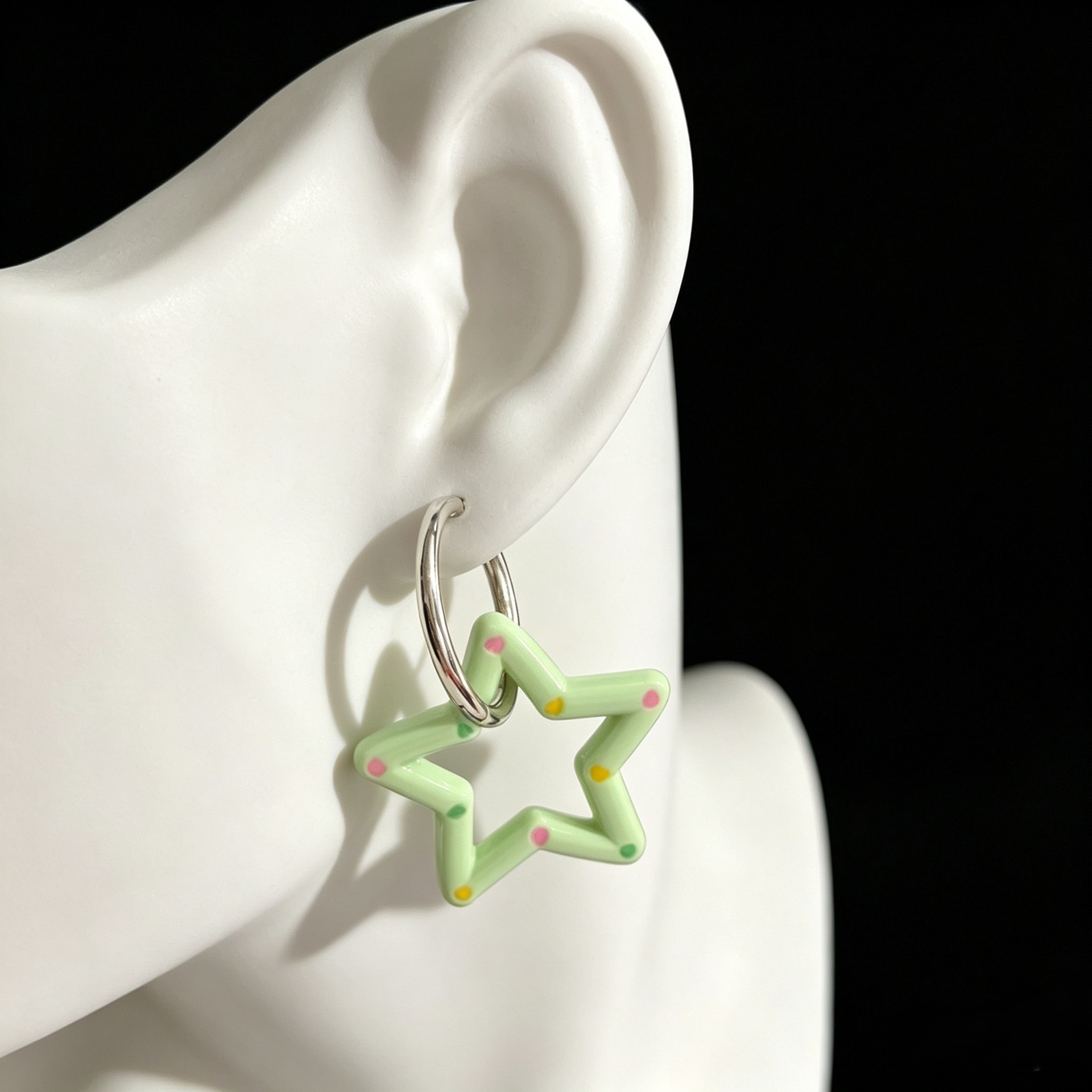 Macaron-colored polka dot hollow pentagram earrings, cute candy-colored star ear cuffs, niche earrings for girls