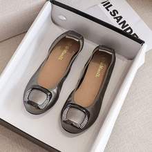 豆豆鞋女软底2025新款妈妈平底单鞋浅口大码女鞋41一43蛋卷鞋