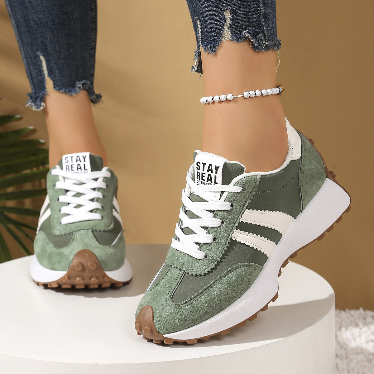 2026 primavera nueva mujer zapatos deportivos casuales de suela gruesa moda versátil transfronteriza cómodos gran tamaño al por mayor